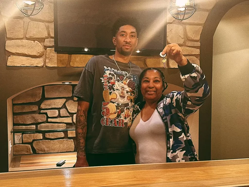 Christian Wood Buys Mom a New House